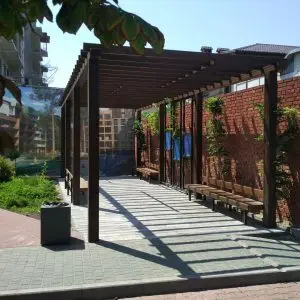 Навес у стены