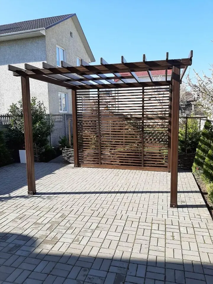 Деревянный теневой навес