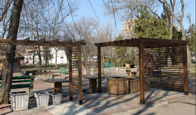 перголы и вазоны