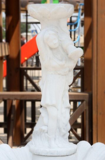 двухсекционный фонтан {{brizy_dc_image_alt imageSrc=