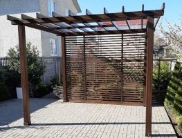 Деревянный теневой навес